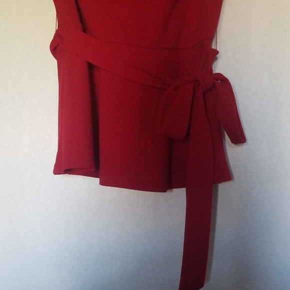 Tops - Picture 2 of 4